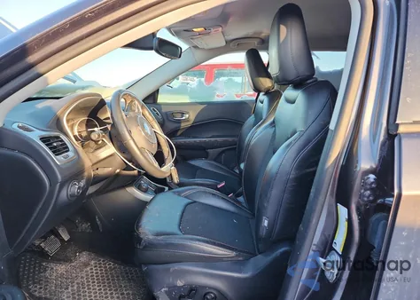 2019 Jeep Compass Latitude z USA, uszkodzony, nr VIN 3C4NJDBB5KT597354